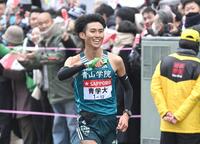 　ラストスパートをかける９区の青学大・田中悠登（撮影・佐々木彰尚）