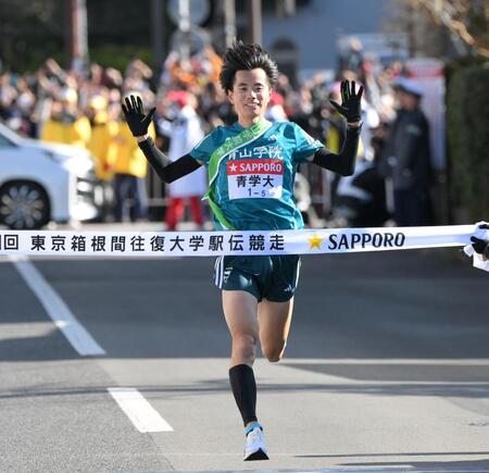 往路優勝を果たした青学大・若林宏樹＝２日