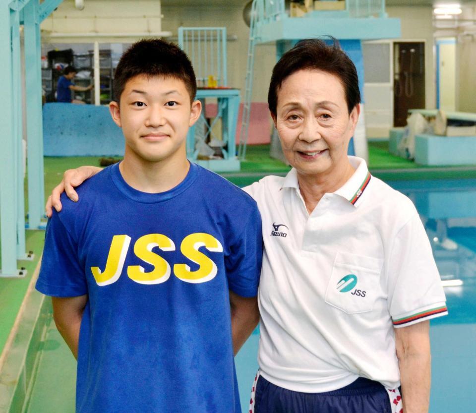 　馬淵かの子さん（右）と玉井陸斗＝２０２１年７月