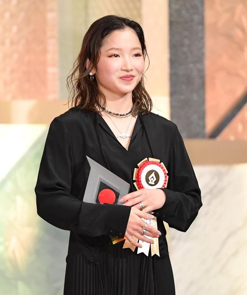 　受賞したブレイキン・ＡＭＩ（湯浅亜実）＝撮影・開出牧