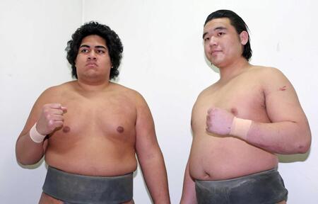 　気合を入れる光武蔵（左）と天狼星