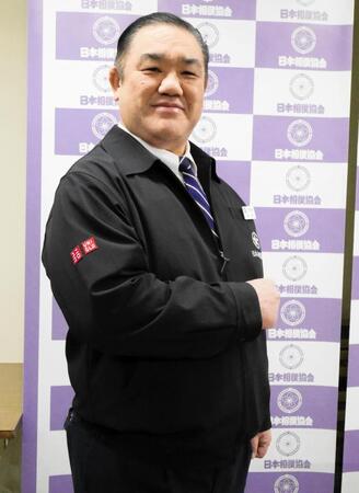 【写真】大相撲　刷新の親方ジャンパーが好評「スリムに見える」「スポーティ」「かっこよくなった」ユニクロとコラボ