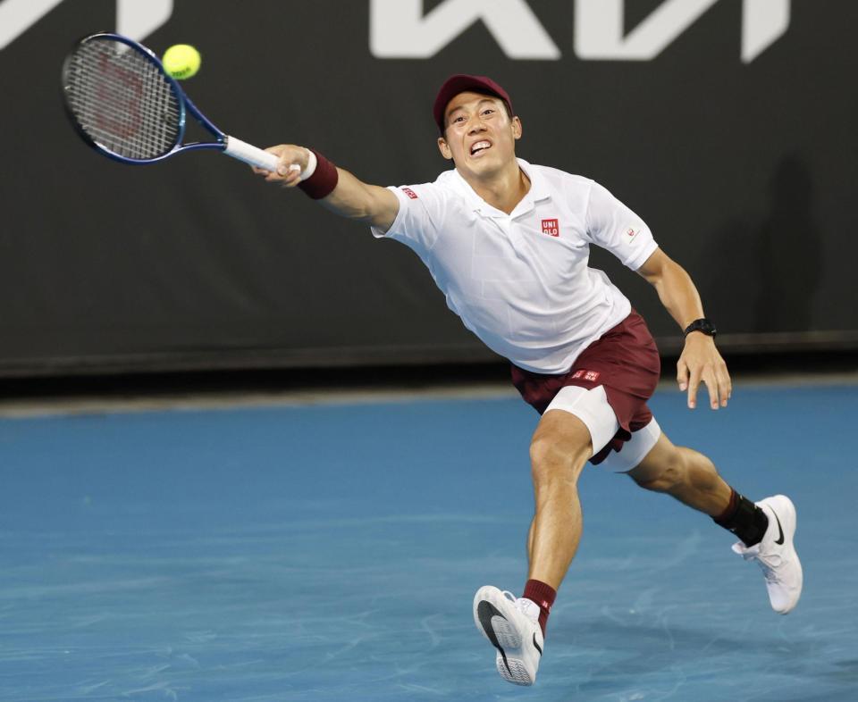 　男子シングルス２回戦でプレーする錦織圭