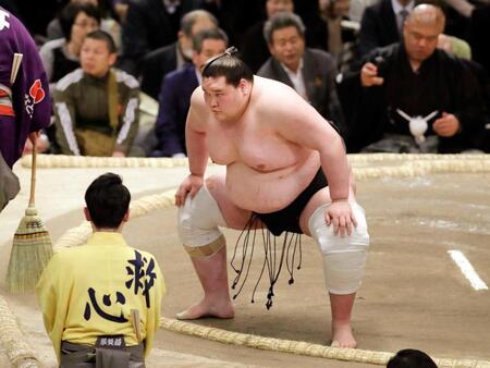 　大相撲春場所の序二段優勝決定戦に臨む照ノ富士＝２０１９年