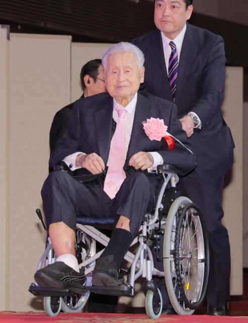 【希少】内閣総理大臣 森喜朗 親筆「切磋琢磨」色紙 額装 保管品 状態良好 87歳の森喜朗元首相 車いすで登壇も立ち上がり乾杯音頭 東京五輪回顧