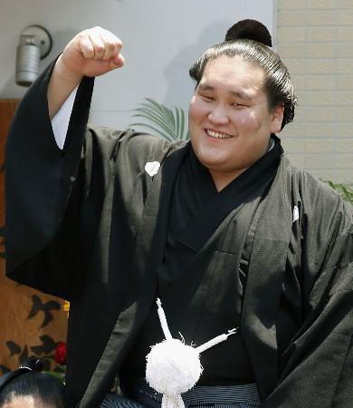 横綱照ノ富士が引退、後進指導へ 優勝10度、在位21場所
