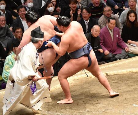 綱とり大関豊昇龍が１敗死守　豪ノ山を厳しい攻めで送り出す　７日目は無敗の王鵬と対戦