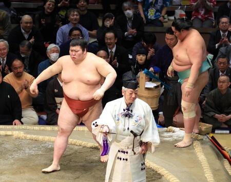 誤審の末に異例のやり直し　意地の勝利の熱海富士「勝ったからよかった」　決着前に審判が手を挙げるハプニング「何とも言えない」