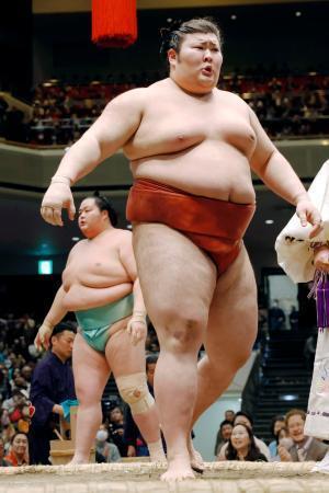 大相撲、勝負審判が見誤るミス 熱海富士-琴桜で取り直し