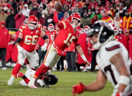 チーフスとコマンダーズが勝つ　ＮＦＬプレーオフ準決勝