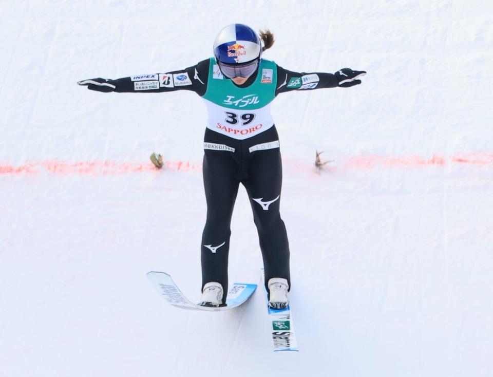 　２本目で大ジャンプを決めた高梨沙羅（撮影・吉澤敬太）