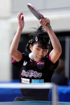 　女子シングルス３回戦で敗れた松島美空＝東京体育館