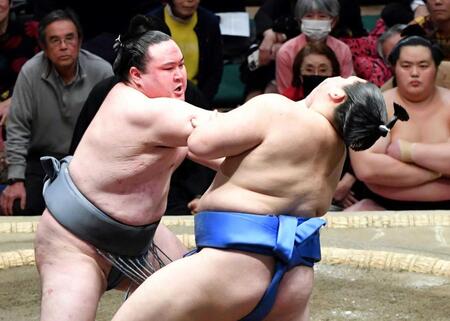 金峰山　大の里を粉砕　前日黒星からお見事切り替え！単独トップ守った「こんな相撲を取れるのを見せたい」