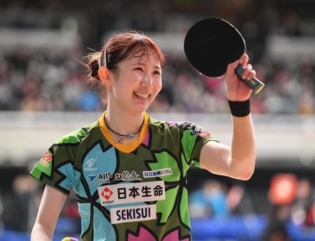 　女子シングルス５回戦進出を決め笑顔の早田ひな（撮影・開出牧）