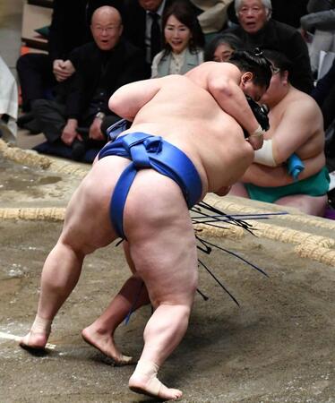 　大の里を首投げで破った豊昇龍（撮影・持木克友）