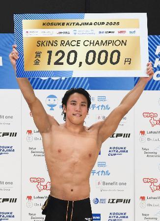 　男子５０メートルバタフライスキンレースで優勝した松元克央＝東京アクアティクスセンター