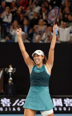 全豪、キーズが四大大会初制覇 サバレンカに競り勝つ