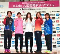 　意気込む（左から）伊沢菜々花、松下菜摘、松田瑞生、鈴木優花、小林香菜