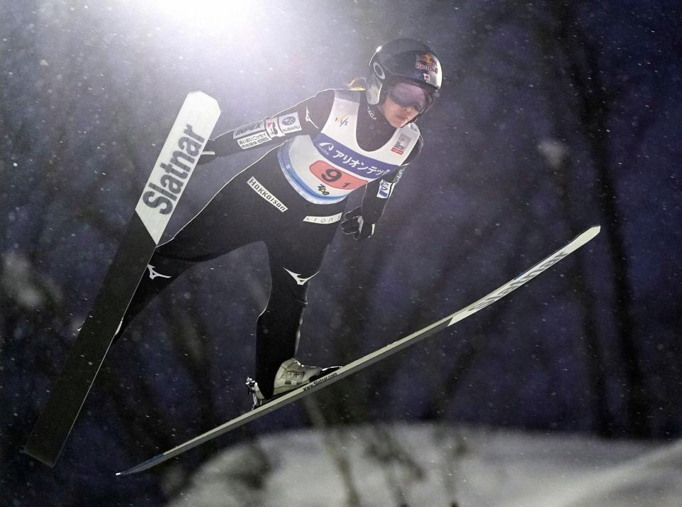 　Ｗ杯ジャンプ女子スーパー団体で６位だった高梨沙羅の２回目
