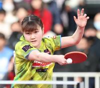 女子シングルス準決勝でプレーする大藤沙月