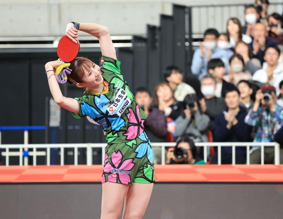 　３連覇を達成し喜ぶ早田ひな（撮影・金田祐二）