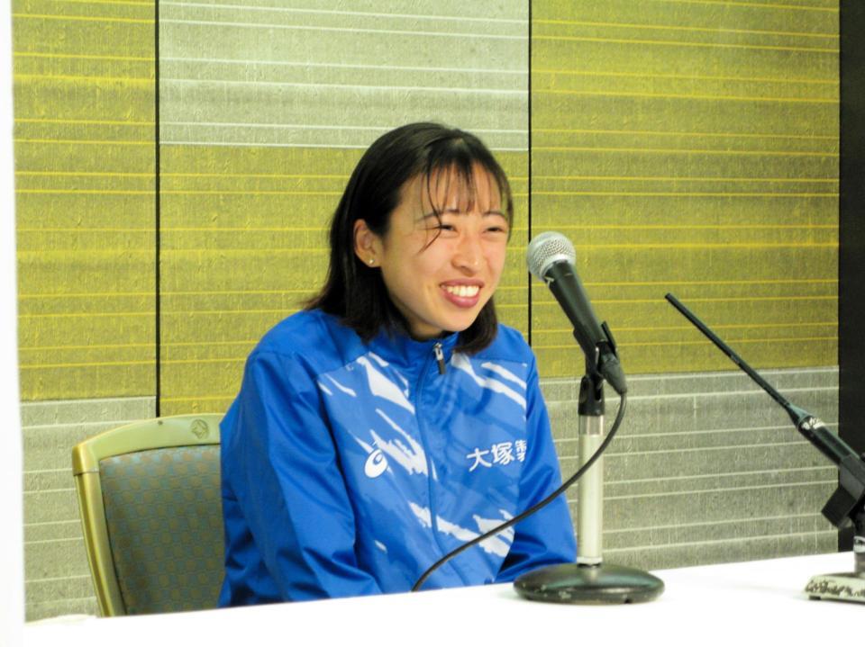 　笑顔を見せる小林香菜