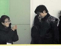 　関係者にねぎらわれ感極まる織田信成