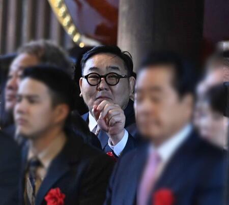 　豊昇龍の土俵入りに姿を見せた元横綱朝青龍氏（撮影・持木克友）