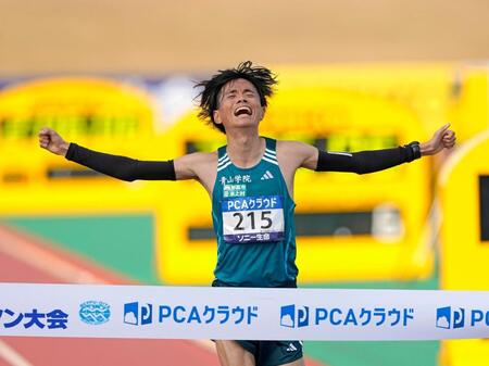 　日本勢トップの２位でゴールする若林宏樹。初マラソン日本最高の２時間６分７秒をマークした