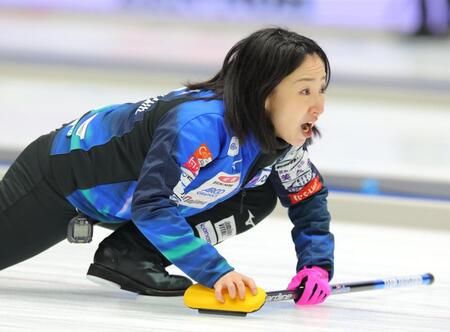 　大声で指示を出すロコ・ソラーレの藤沢五月（撮影・金田祐二）