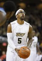 　セントラルフロリダ大を引っ張るマイケル・ジョーダンの次男マーカス＝２０１０年１２月（共同）