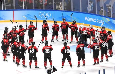アイスホッケー女子　日本が大量７ゴール大勝で４大会連続五輪へ白星発進　最終予選初戦で仏撃破　２得点の輪島夢叶「自信持ってシュートを打てた」