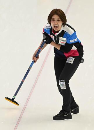 　最後のショットで気合みなぎる表情を見せるフォルティウス・吉村紗也香（撮影・持木克友）