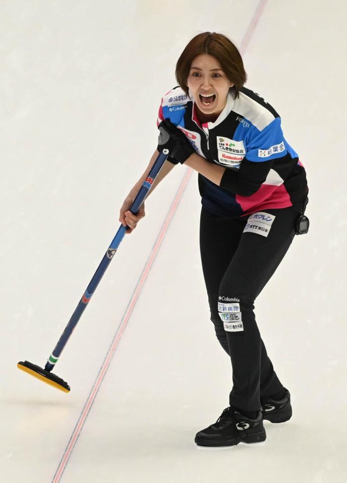 　最後のショットで気合みなぎる表情を見せるフォルティウス・吉村紗也香（撮影・持木克友）