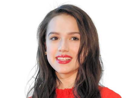 【写真】「恐ろしい。言葉がない」ザギトワ　鮮やかオレンジレギンスで肉体美「美しさで頭が吹っ飛びそう」