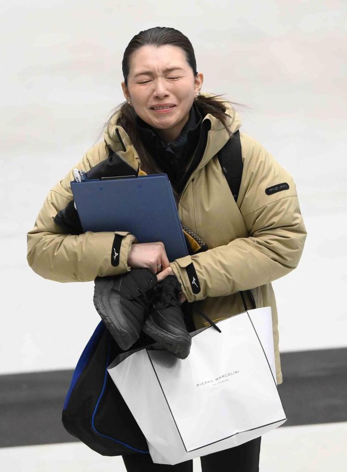 　勝利して歓喜の表情を見せるロコ・ソラーレの本橋麻里コーチ（撮影・堀内翔）