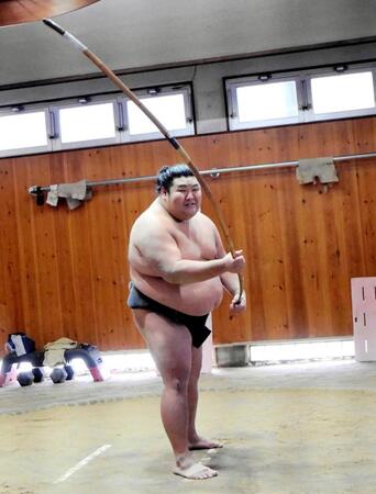 　弓取りの稽古を開始した天空海