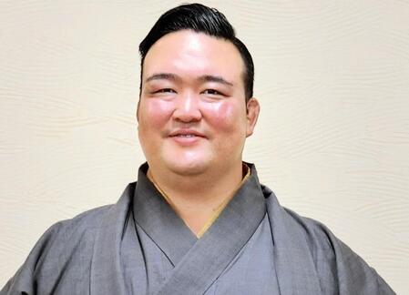 【写真】元横綱稀勢の里と同じ高級時計　格闘家の皇治が笑顔の２ショ公開「たまたまお揃いやったー」