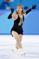 　演技する坂本花織（共同）