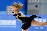 　演技する坂本花織（共同）