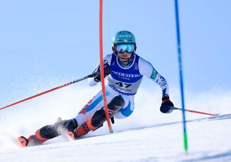 安藤麻２４位、優勝はラスト　世界アルペンの女子回転