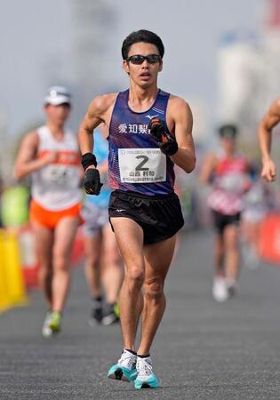 　レースする山西利和