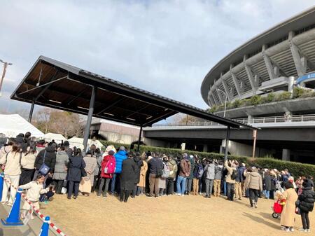 　日産スタジアム近くにできた相撲場