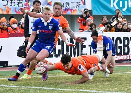 　東京ベイ-静岡　後半、トライを決める東京ベイ・スティーブンソン（下）＝スピアーズえどりくフィールド