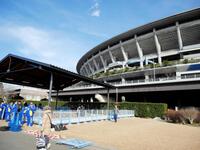 　照ノ富士親方が寄贈した相撲場は日産スタジアムに隣接