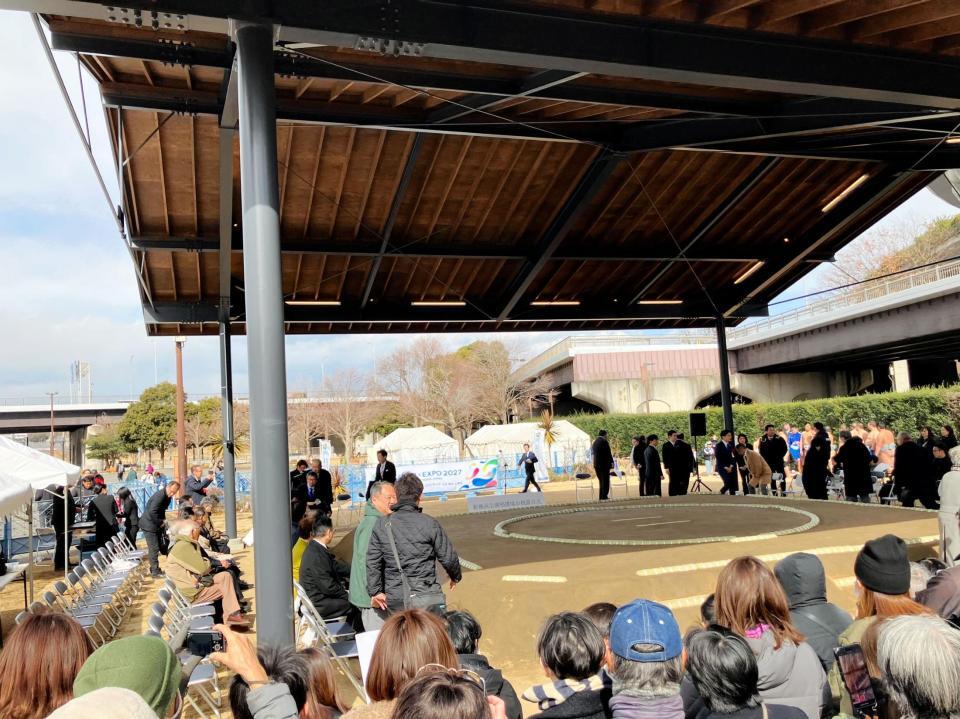 　日産スタジアム近くにできた相撲場