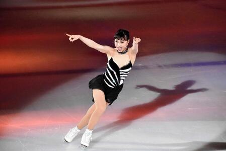 　笑顔で演技する村上佳菜子さん＝２０１８年５月