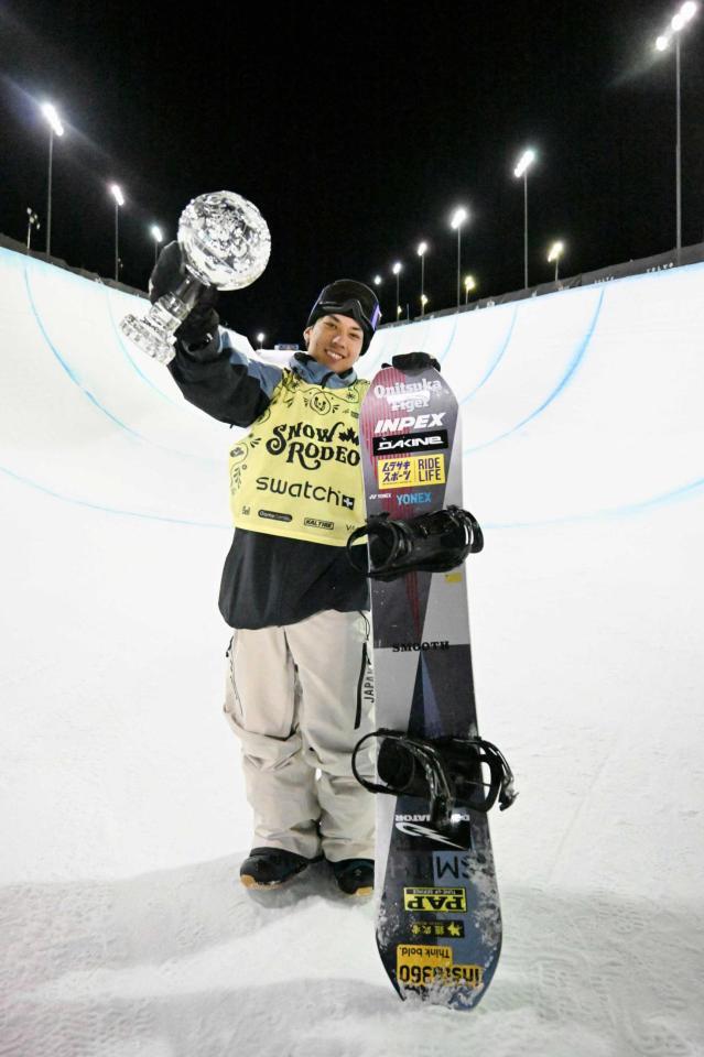 　スノーボードＷ杯ハーフパイプで種目別優勝を果たした男子の平野流佳（Ｊｕｌｉａ　Ｔｈｒｉｆｔ＠ｆｉｓｓｎｏｗｂｏａｒｄ）