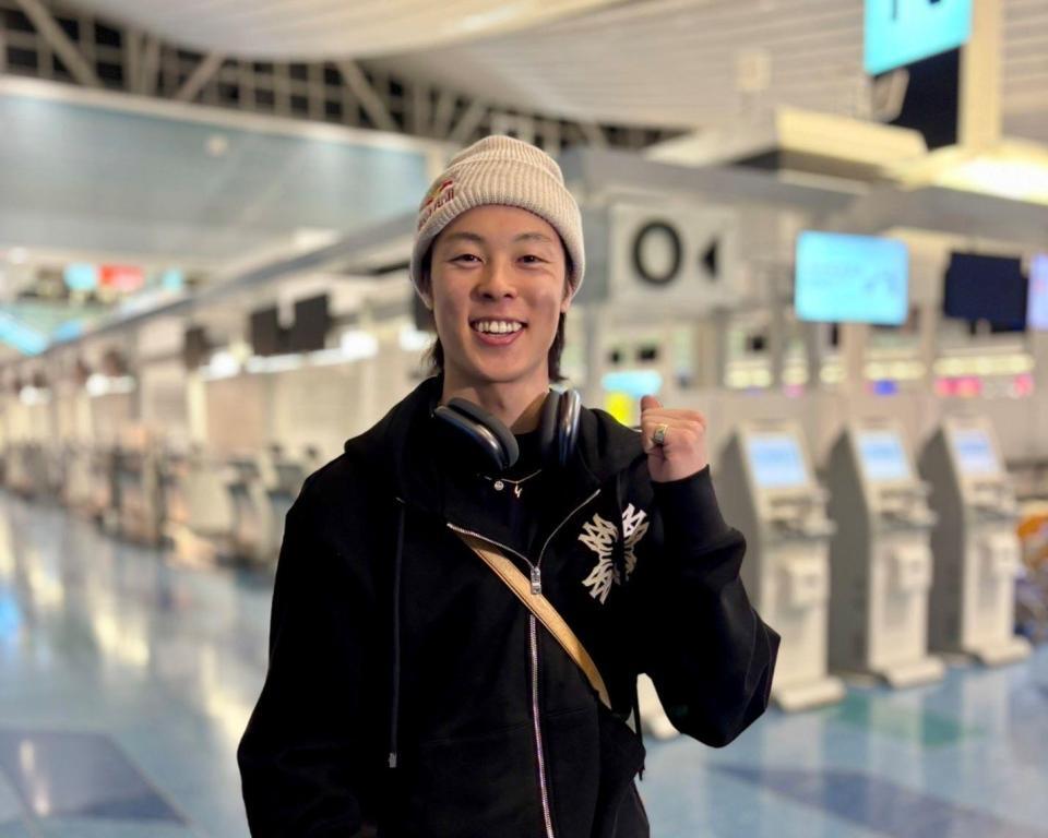 　出国前に取材に応じた小林陵侑