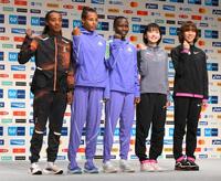 　東京マラソン２０２５に出場する（左から）ストゥメ・アセファ・ケベデ、ティギスト・ケテマ、ローズマリー・ワンジル、細田あい、安藤友香（撮影・堀内翔）